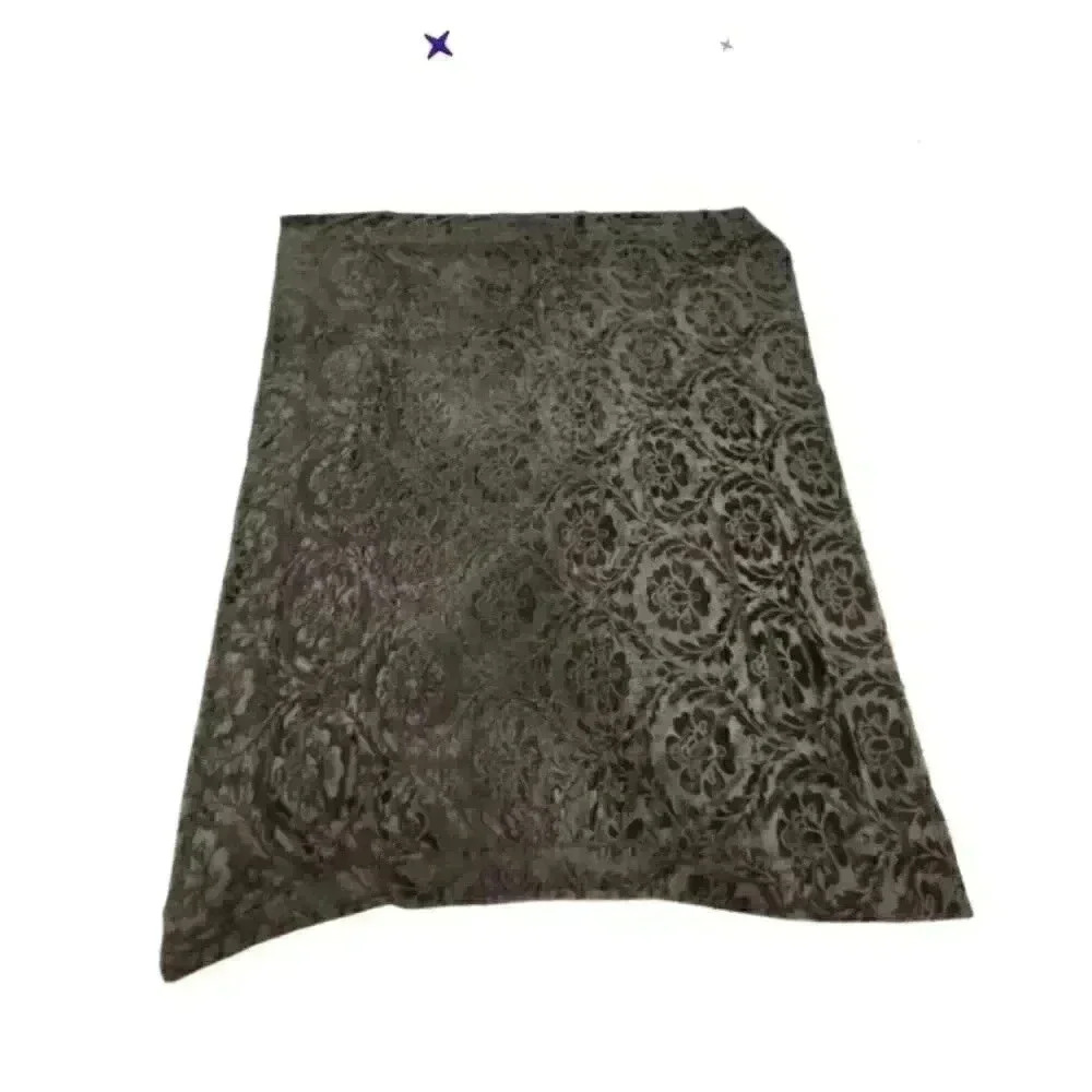 Throw black rose velvet blanket